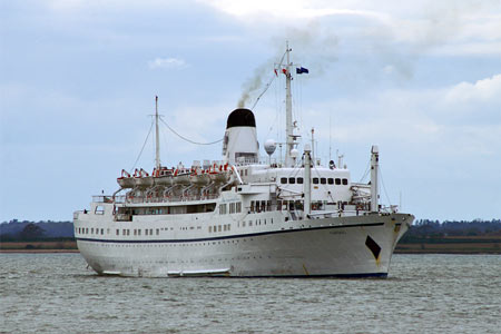 FUNCHAL - Classic International Cruises -  Photo: © Ian Boyle, 14th April 2008 - Simplon Postcards - www.simplonpc.co.uk