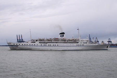 FUNCHAL - Classic International Cruises -  Photo: © Ian Boyle, 14th April 2008 - Simplon Postcards - www.simplonpc.co.uk