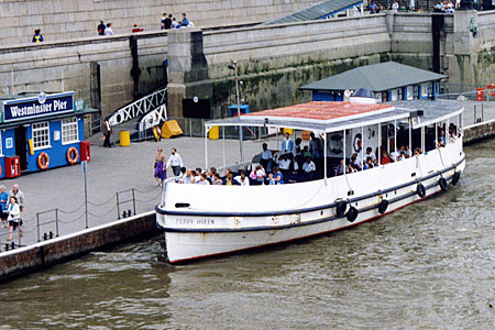 FERRY QUEEN - Photo: 1990 John Hendy - www.simplon.co.uk