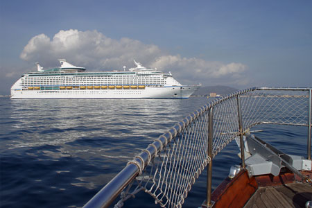 ADVENTURE OF THE SEAS - Photo: © Ian Boyle, 1st November 2011 - www.simplonpc.co.uk