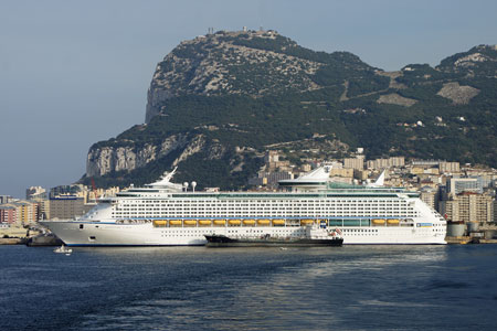 ADVENTURE OF THE SEAS - Photo: © Ian Boyle, 1st November 2011 - www.simplonpc.co.uk