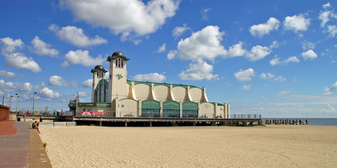 WELLINGTON PIER - Great Yarmouth - Photo: © Ian Boyle,12th July 2012 - www.simplonpc.co.uk