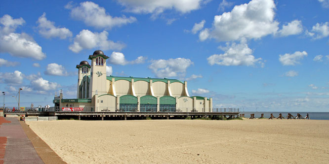 WELLINGTON PIER - Great Yarmouth - Photo: © Ian Boyle,12th July 2012 - www.simplonpc.co.uk