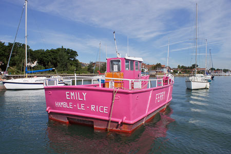 ELAINE - Hamble-Warsash Ferry - Photo: © Ian Boyle, 22nd June 2010 - www.simplonpc.co.uk