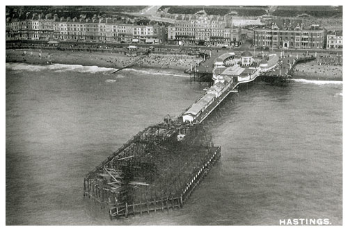 HASTINGS PIER POSTCARD - www.simplonpc.co.uk