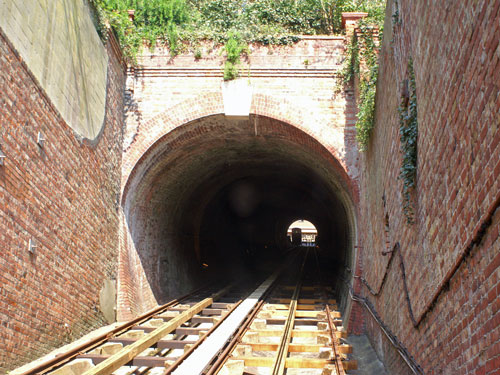 Hastings West Hill Cliff Lift - Photo: © Ian Boyle, 14th May 2007 - www.simplonpc.co.uk