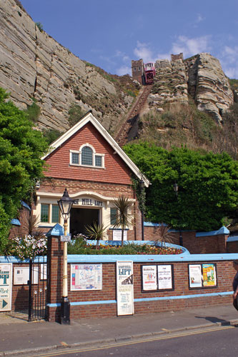 Hastings East Hill Cliff Lift - Photo: © Ian Boyle, 14th May 2007 -  www.simplonpc.co.uk