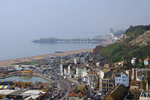 Hastings East Hill Cliff Lift - Photo: © Ian Boyle, 14th May 2007 -  www.simplonpc.co.uk