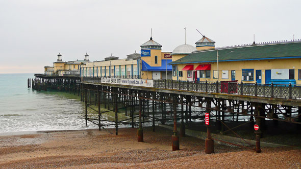 Hastings Pier - Photo: © Ian Boyle, 28th October 2009 - www.simplonpc.co.uk