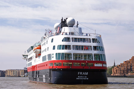 FRAM on the River Thames, near Canary Wharf - Photo:  Ian Boyle, 24/04/2009