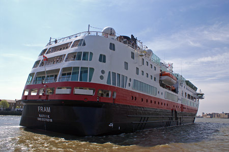 FRAM on the River Thames, near Canary Wharf - Photo:  Ian Boyle, 24/04/2009