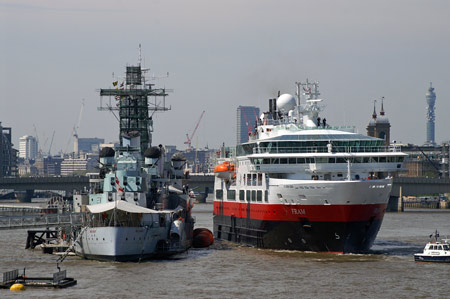 FRAM alongside HMS Belfast - www.simplonpc.co.uk