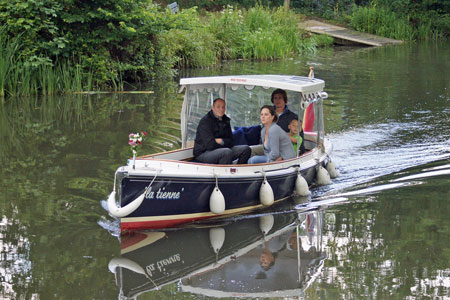 Hythe Electric Boat Trips - www.simplonpc.co.uk