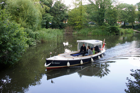 Hythe Electric Boat Trips - www.simplonpc.co.uk