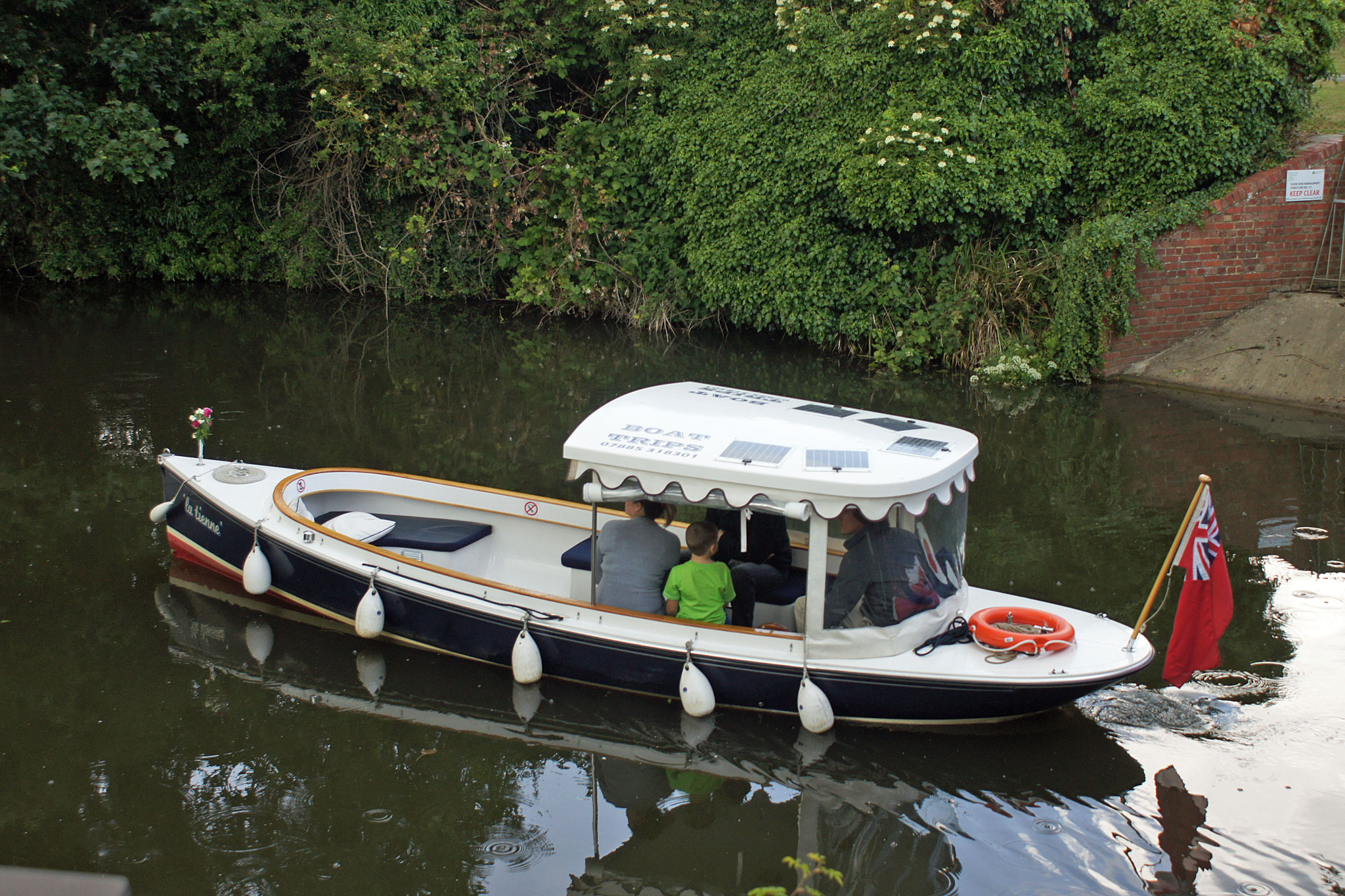 hythe electric boat trips