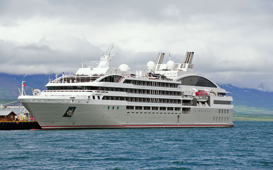 Ocean Princess Cruise - Akureyri - Photo: © Ian Boyle, 24th July 2015 - www.simplonpc.co.uk