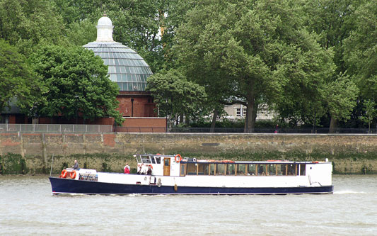 KINGWOOD - River Thames Boat Hire - www.simplonpc.co.uk - Photo: � Ian Boyle, 15th May 2009