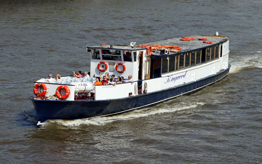 KINGWOOD - River Thames Boat Hire - www.simplonpc.co.uk - Photo: © Ian Boyle, 28th June 2012