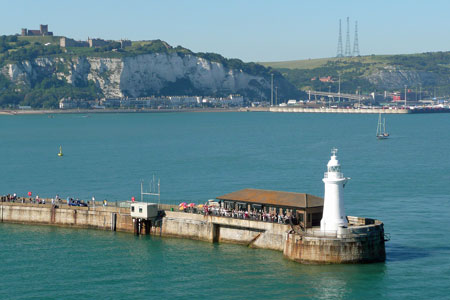 DOVER -  PRINCE OF WALES  PIER - Photo: ©2007  Ian Boyle - www.simplonpc.co.uk