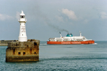 DOVER -  SOUTHERN BREAKWATER-WESTERN - Photo: ©2010  Ian Boyle - www.simplonpc.co.uk