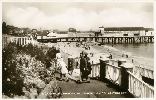 Lowestoft Claremont Pier - www.simplonpc.co.uk