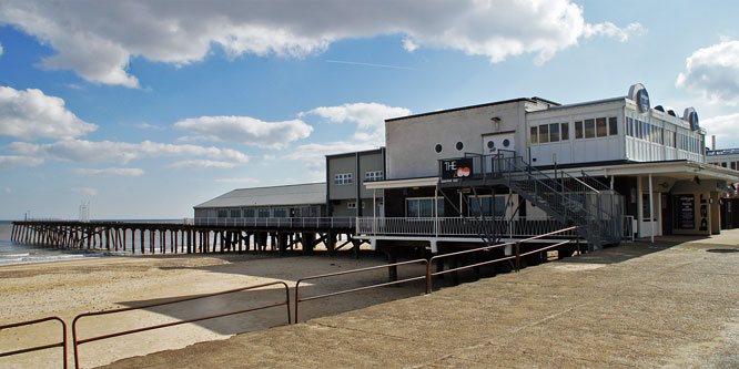 Lowestoft Claremont Pier - www.simplonpc.co.uk