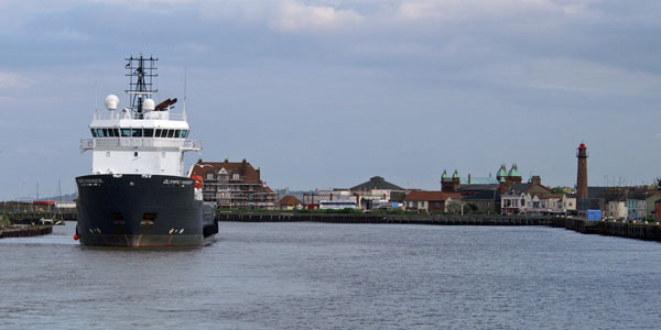 Gorleston Lighthouse - Photo: © Ian Boyle, 26th June 2007