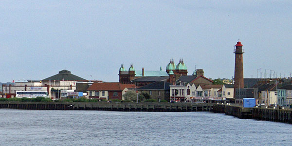 Gorleston Lighthouse - Photo: © Ian Boyle, 26th June 2007