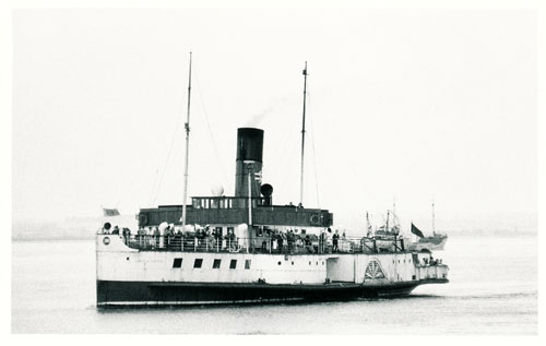 PS LINCOLN CASTLE - Photo: ©1975 Ian Boyle - Simplon Postcards - simplonpc.co.uk -