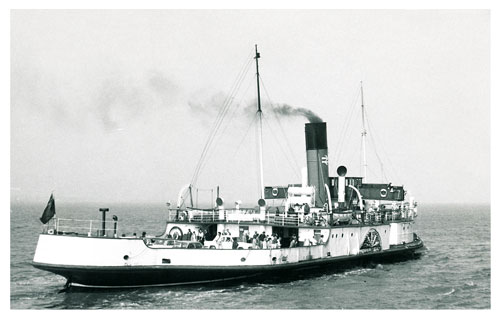 PS LINCOLN CASTLE - Photo: ©1975 Ian Boyle - Simplon Postcards - simplonpc.co.uk -