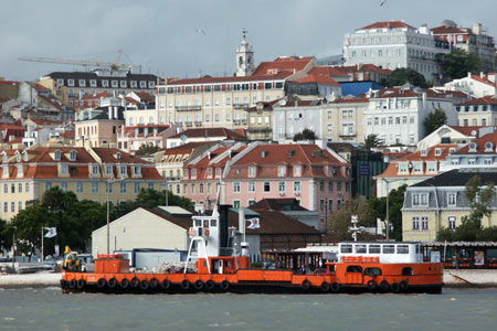 Monte Pragal - Lisbon - Photo:  Ian Boyle, 28th October 2003 - www.simplonpc.co.uk