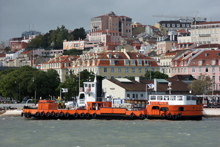 Monte Pragal - Lisbon - Photo:  Ian Boyle, 28th October 2003 - www.simplonpc.co.uk