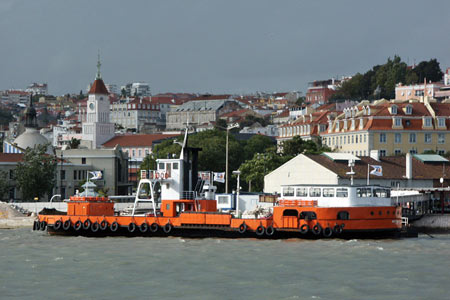 Monte Pragal - Lisbon - Photo:  Ian Boyle, 28th October 2003 - www.simplonpc.co.uk