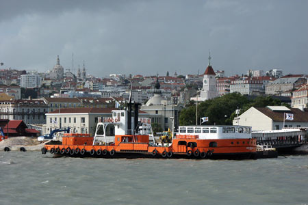 Monte Pragal - Lisbon - Photo:  Ian Boyle, 28th October 2003 - www.simplonpc.co.uk