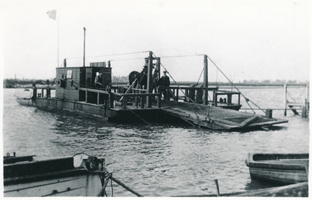 FLOATING BRIDGE at Littlehampton - www.simplonpc.co.uk