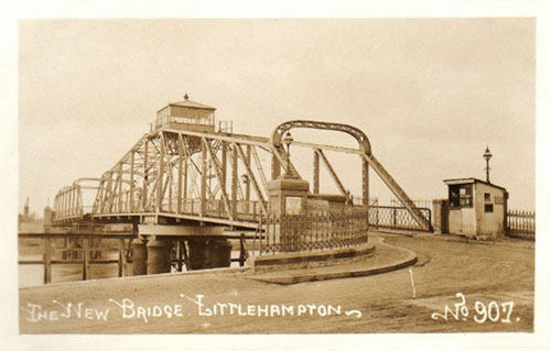 SWING BRIDGE at Littlehampton - www.simplonpc.co.uk