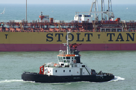 Tug at  Livorno - Photo: © Ian Boyle, 23rd August 2009