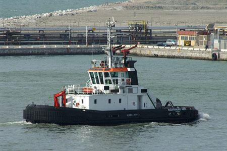 Tug at  Livorno - Photo: © Ian Boyle, 23rd August 2009