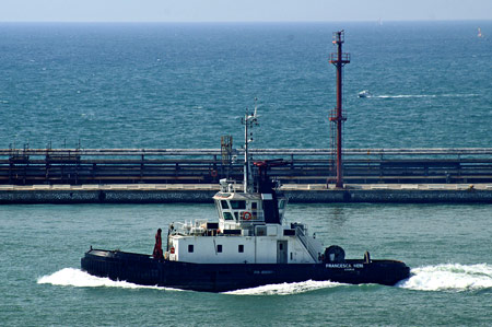 Tug at  Livorno - Photo: © Ian Boyle, 23rd August 2009