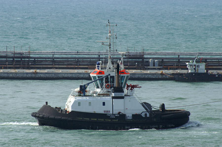 Tug at  Livorno - Photo: © Ian Boyle, 23rd August 2009