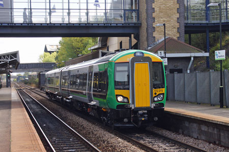 London Midland Trains - www.simplonpc.co.uk - Photo: © Ian Boyle, 26th September 2011