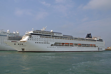 MSC ARMONIA - www.simplonpc.co.uk - Photo:  Ian Boyle, Dover, 13th May 2008