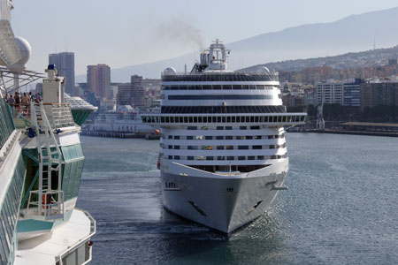 MSC FANTASIA - www.simplonpc.co.uk - Photo:  Ian Boyle, 30th March 2011