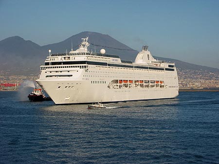 MSC Lirica - Photo: © Gabriele Cafiero, April 11th 2003