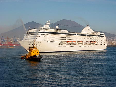 MSC Lirica - Photo: © Gabriele Cafiero, April 11th 2003