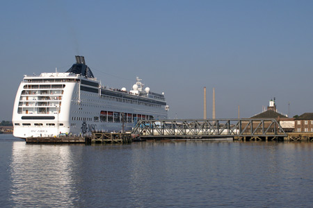 MSC Lirica