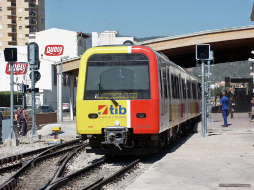 Manacor-Palma unit 61-20 in TIB colours - Photo: � Copyright Ian Boyle, 20th August 2003