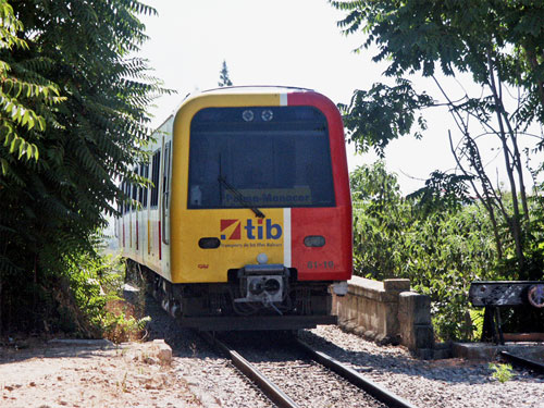 Manacor-Palma unit 61-20 in TIB colours - Photo:   Copyright Ian Boyle, 20th August 2003