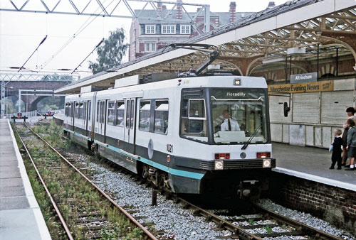 Manchester Tramkink - Photo: ©1992 Ian Boyle -  www.simplompc.co.uk - Simplon Postcards