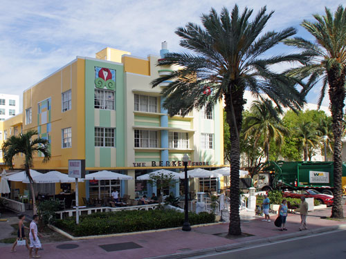 MIAMI OCEAN DRIVE - Art Deco - CELBRITY ECLIPSE 2012 Cruise - Photo: © Ian Boyle, April 2012 - www.simplonpc.co.uk